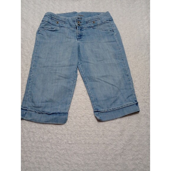 Lee Riders Jean Shorts Women’s Sz 7/8M Bermuda Blue Denim Botton And Zipper - Picture 1 of 12